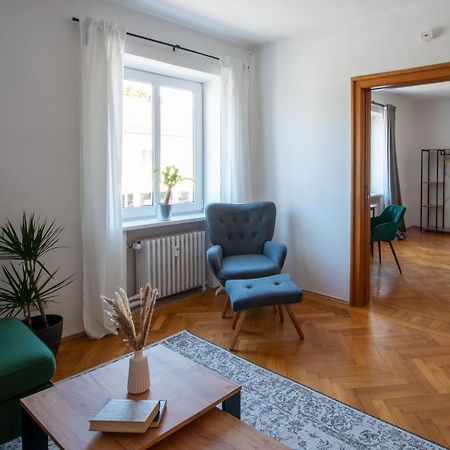 Bessa Homes 6 Personen 2 Schlafzimmer, 3 King Size, Betten, Balkon, Kueche Haag in Oberbayern Exterior photo
